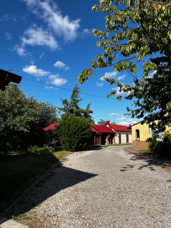 Agroturystyka Nielisz Zamosc - Kwatery Przy Skansenie Exteriör bild